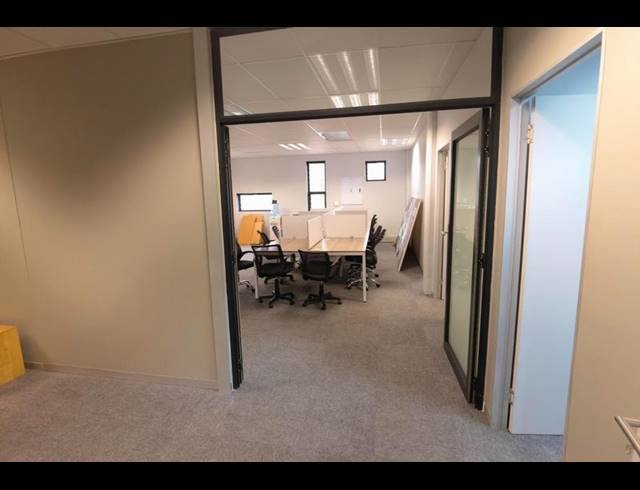 BUSINESS PROPERTY TO RENT IN LYNNWOOD